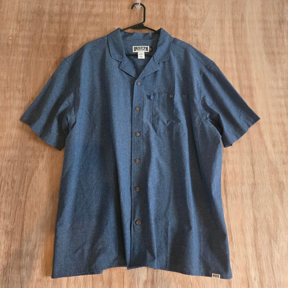 Duluth Trading Co Mens XL Relaxed Fit Short Sleeve Button Up Shirt Blue Untucked